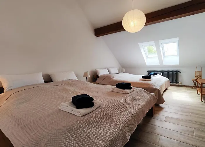 Stilvolle Zwei Etagenwohnung, Parkplatz